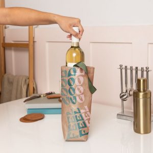 A Tote Called Wanda - Duratek