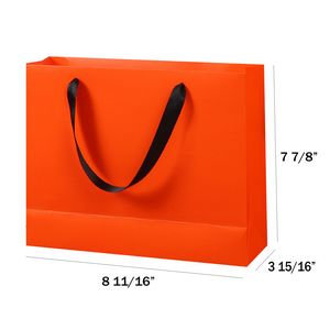 Fashionable And Convenient Handbag