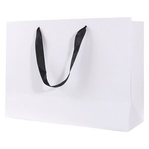 Fashionable And Convenient Handbag