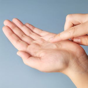 Hand Sanitizer Gel: 1 oz Triangle Bottle