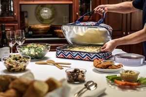 Potluck Insulated Casserole Tote