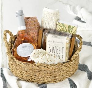 Rose Wine Gift Set
