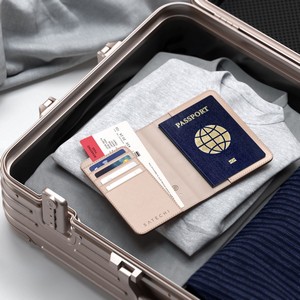 SATECHI® FindAllâ„¢ Passport Cover