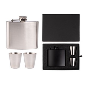 The Duncan Flask and Shot Glass Gift Set