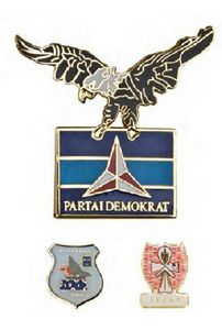 1" Brass Photo Etched Lapel Pin