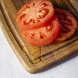 16" Acacia Cutting Board w/Juice Groove