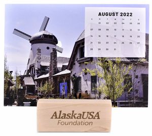 Desk Calendar w/Maple Wood Display Stand